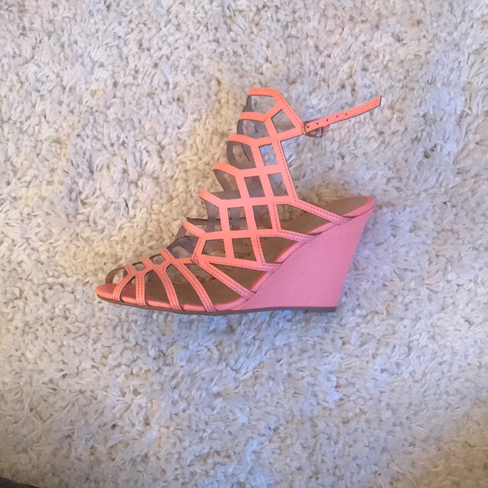 Bright strapped wedges